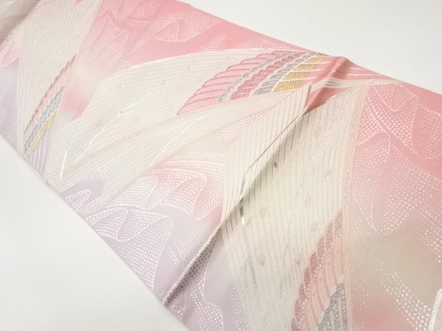 扇に孔雀羽根模様織出し袋帯